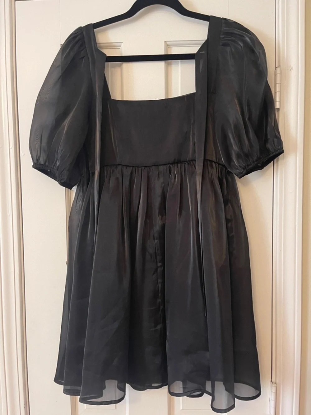 Black Satin Puff-Sleeve Mini Formal Dress - Picture 4 of 4